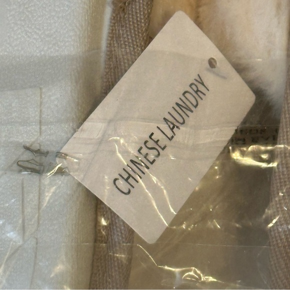 Chinese Laundry‎ Faux Fur Slippers Tan/Cream M/L - Picture 9 of 9